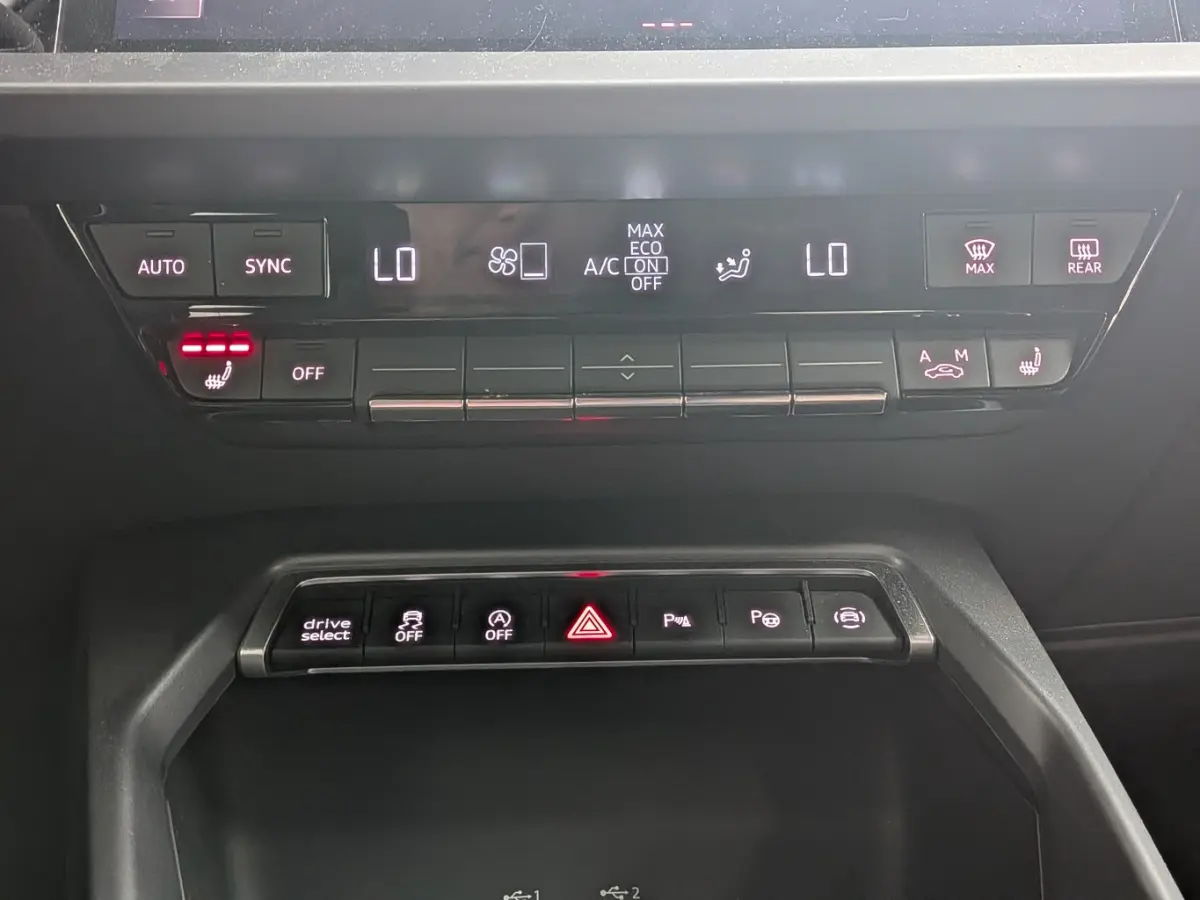 30 TFSI Pro Line Apple Carplay/Android Auto / Cruise control /