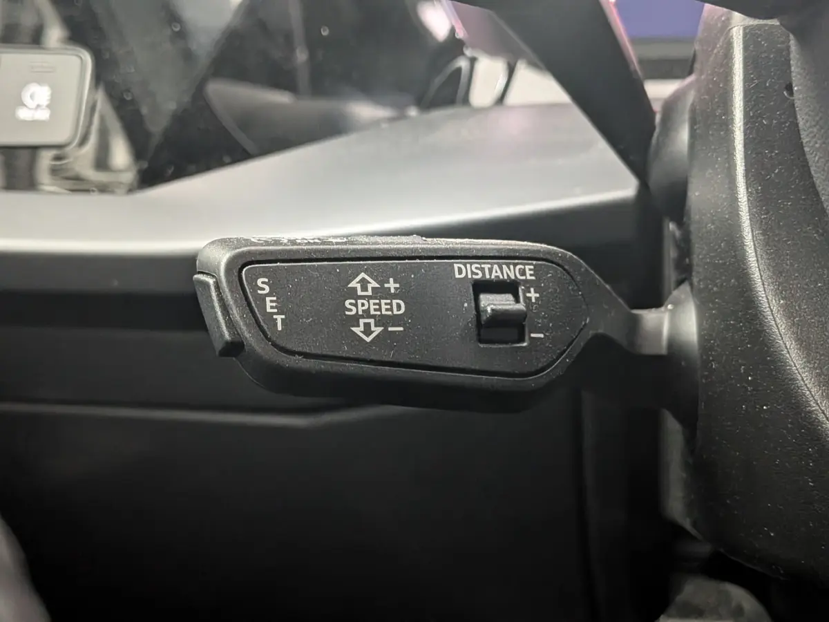 30 TFSI Pro Line Apple Carplay/Android Auto / Cruise control /