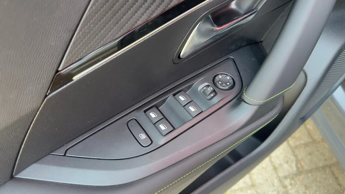 EV GT Avantage 54 kWh | Alcantara | Camera | Apple Carplay/Android Auto | Navigatie | Stoelverwarming | Adaptieve Cruise | | Achterbank in delen neerklapbaar | Achteruitrijcamera | Adaptieve
