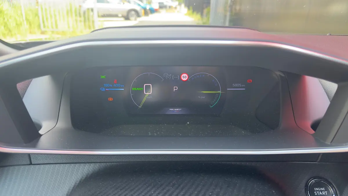 EV GT Avantage 54 kWh | Alcantara | Camera | Apple Carplay/Android Auto | Navigatie | Stoelverwarming | Adaptieve Cruise | | Achterbank in delen neerklapbaar | Achteruitrijcamera | Adaptieve