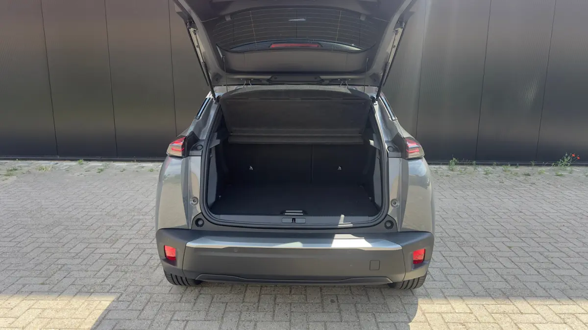 EV GT Avantage 54 kWh | Alcantara | Camera | Apple Carplay/Android Auto | Navigatie | Stoelverwarming | Adaptieve Cruise | | Achterbank in delen neerklapbaar | Achteruitrijcamera | Adaptieve