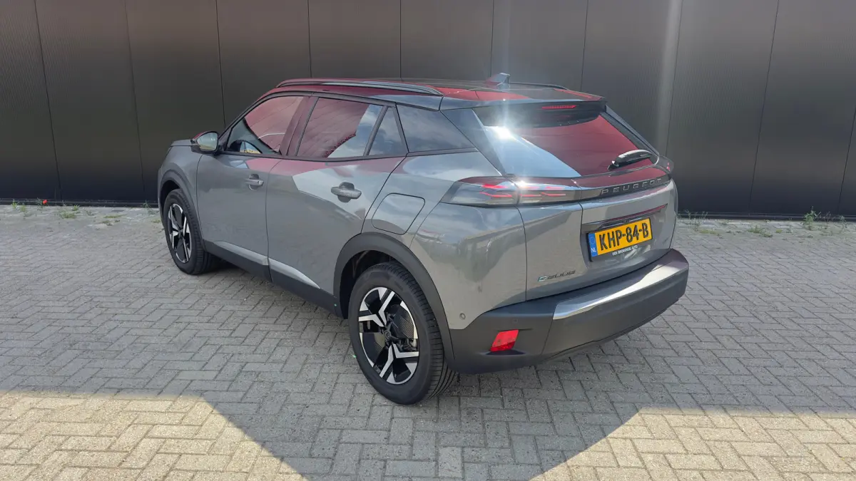 EV GT Avantage 54 kWh | Alcantara | Camera | Apple Carplay/Android Auto | Navigatie | Stoelverwarming | Adaptieve Cruise | | Achterbank in delen neerklapbaar | Achteruitrijcamera | Adaptieve