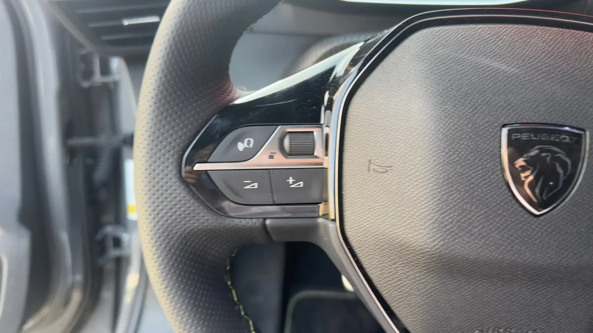 EV GT Avantage 54 kWh | Alcantara | Camera | Apple Carplay/Android Auto | Navigatie | Stoelverwarming | Adaptieve Cruise | | Achterbank in delen neerklapbaar | Achteruitrijcamera | Adaptieve