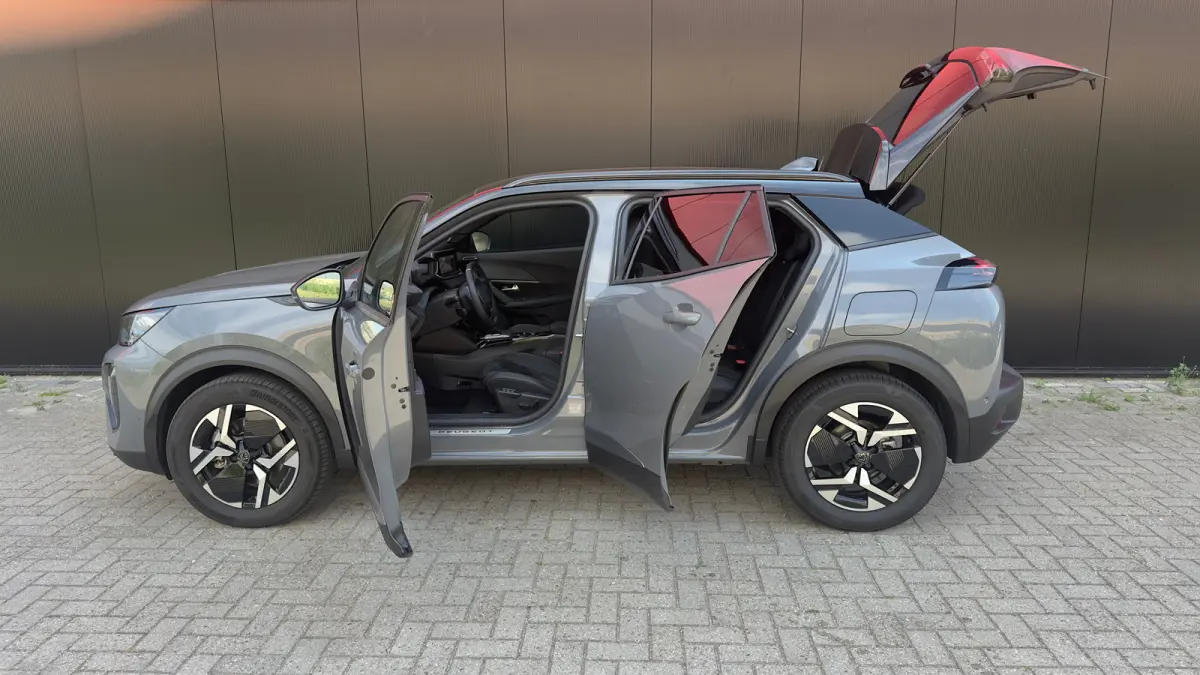 EV GT Avantage 54 kWh | Alcantara | Camera | Apple Carplay/Android Auto | Navigatie | Stoelverwarming | Adaptieve Cruise | | Achterbank in delen neerklapbaar | Achteruitrijcamera | Adaptieve