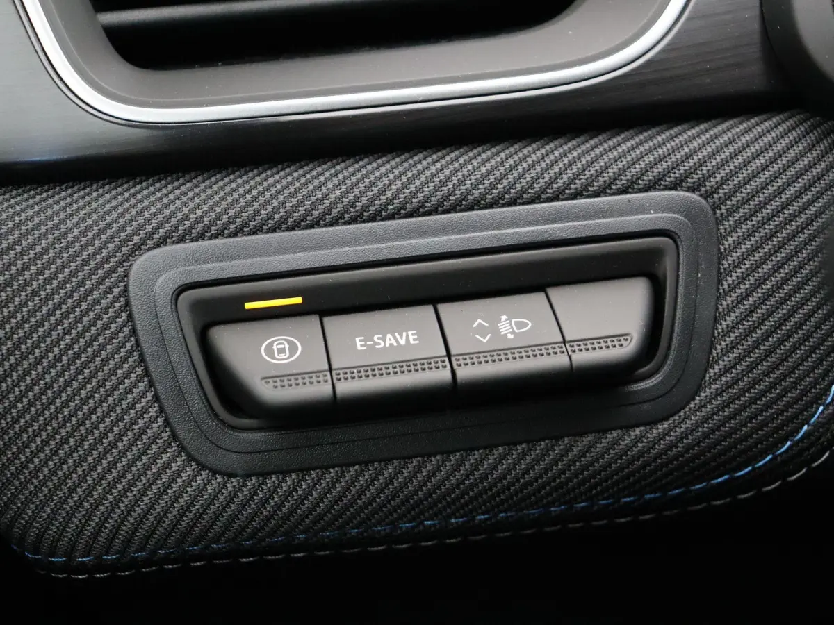 1.8 E-Tech full hybrid 160 esprit Alpine | Harman Kardon | Solarbay dak | Elektrische achterklep | Stoel + Stuurverwarming | Voorruit verwarming |