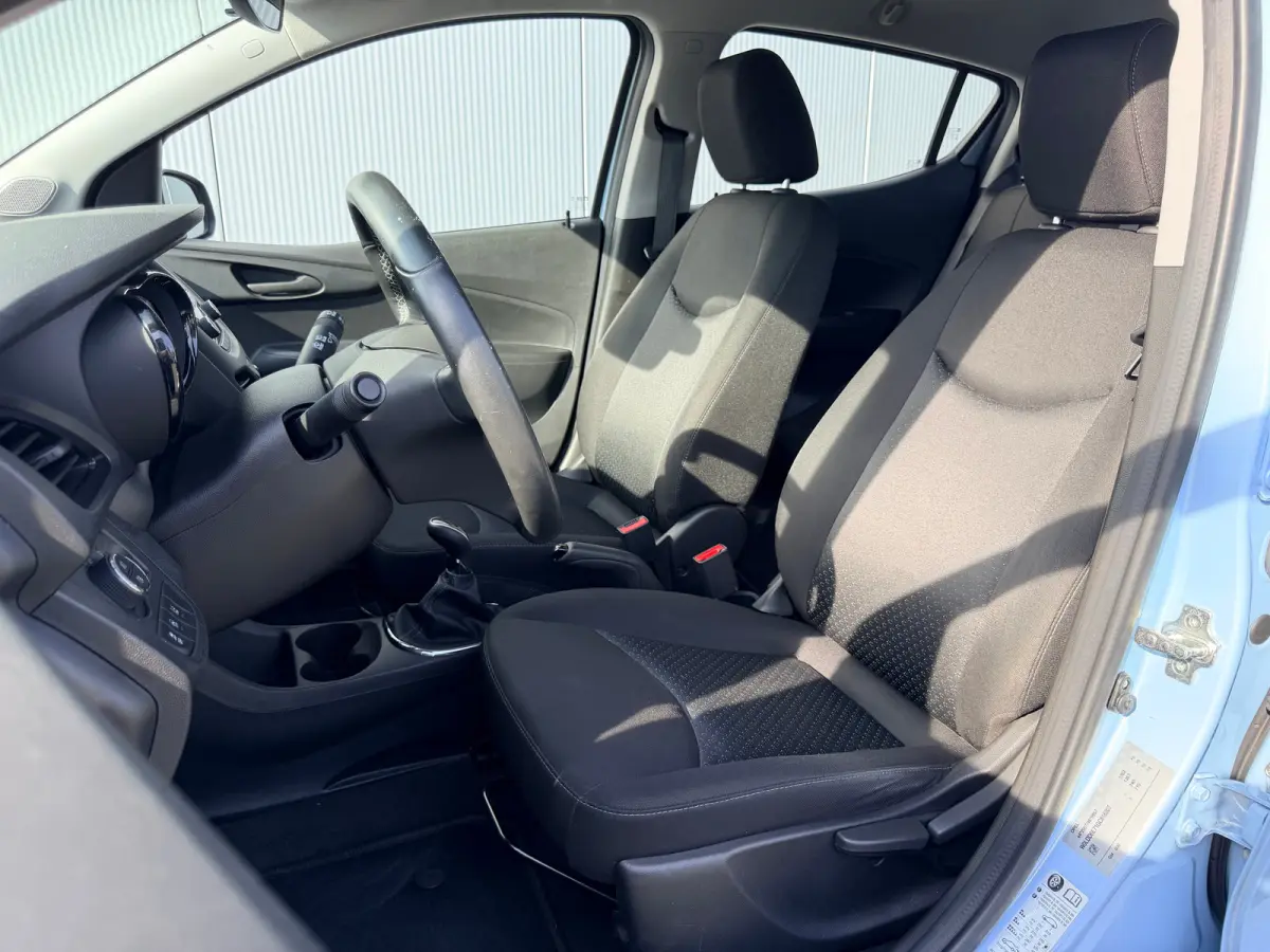 1.0 ecoFLEX Edition / Automaat / Stoelverwarming / Stuurverwarming / Parkeersensoren Achter / Unieke kleur! /