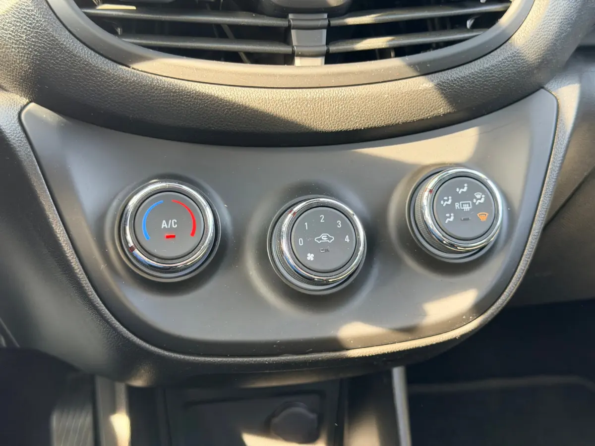 1.0 ecoFLEX Edition / Automaat / Stoelverwarming / Stuurverwarming / Parkeersensoren Achter / Unieke kleur! /