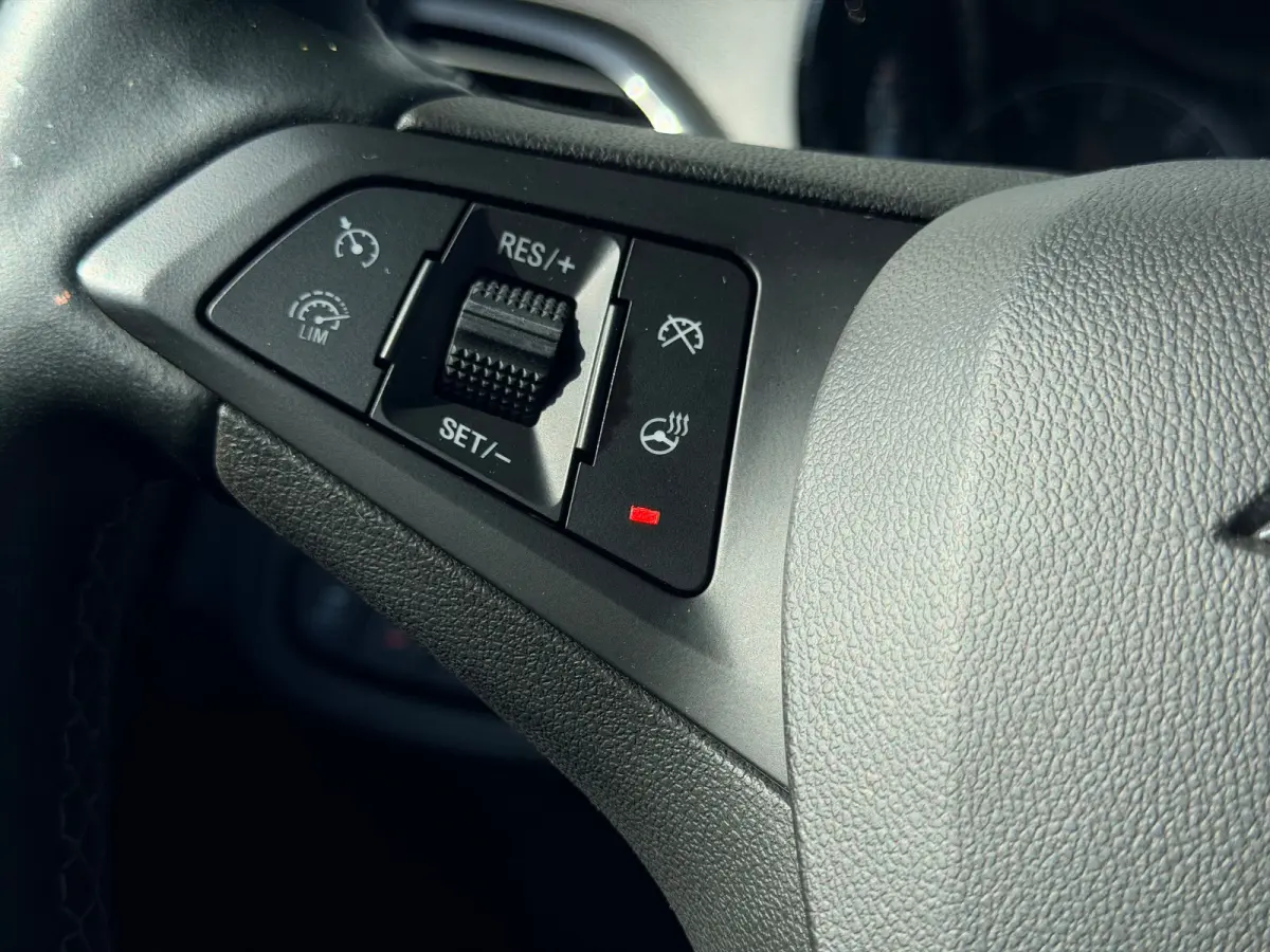 1.0 ecoFLEX Edition / Automaat / Stoelverwarming / Stuurverwarming / Parkeersensoren Achter / Unieke kleur! /