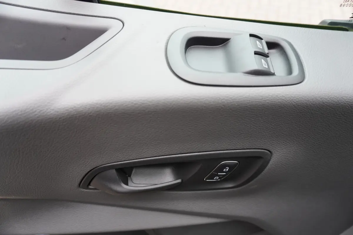 350L 2.0 TDCI 130PK L3H3 Trend nr. V066 | Airco | Cruise | Camera | Trekhaak