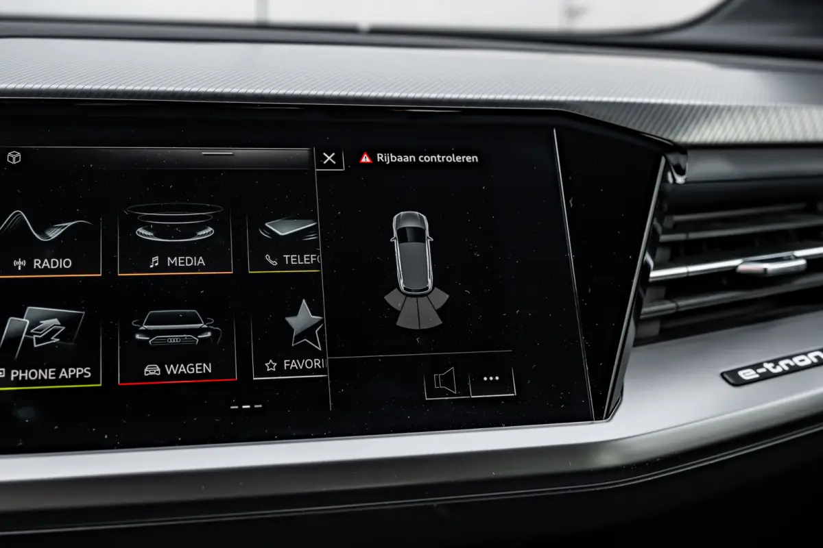 40 Launch edition Advanced Plus 77 kWh 204PK | Trekhaak | Matrix LED Koplampen | Camera Achter | Stoelverw. voor | Apple Carplay\Android Auto