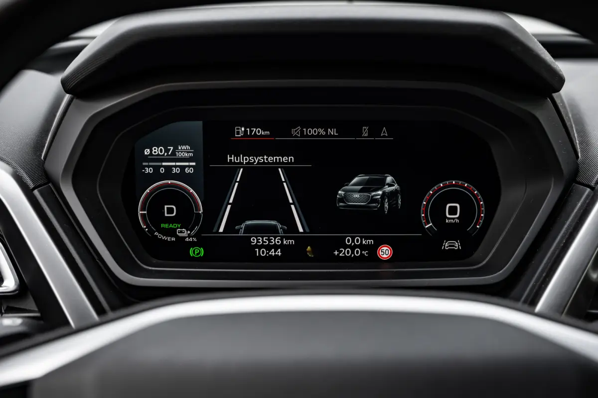 40 Launch edition Advanced Plus 77 kWh 204PK | Trekhaak | Matrix LED Koplampen | Camera Achter | Stoelverw. voor | Apple Carplay\Android Auto