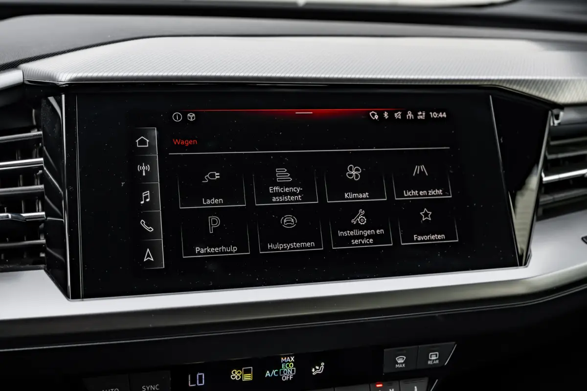40 Launch edition Advanced Plus 77 kWh 204PK | Trekhaak | Matrix LED Koplampen | Camera Achter | Stoelverw. voor | Apple Carplay\Android Auto
