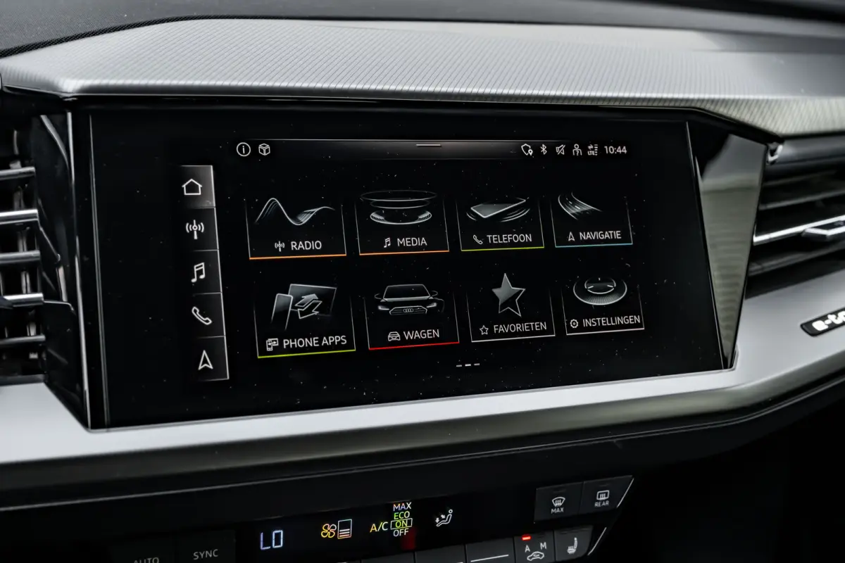 40 Launch edition Advanced Plus 77 kWh 204PK | Trekhaak | Matrix LED Koplampen | Camera Achter | Stoelverw. voor | Apple Carplay\Android Auto