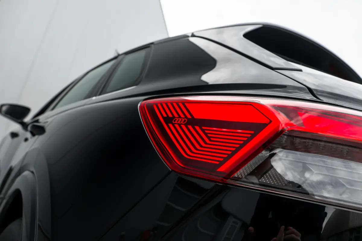 40 Launch edition Advanced Plus 77 kWh 204PK | Trekhaak | Matrix LED Koplampen | Camera Achter | Stoelverw. voor | Apple Carplay\Android Auto