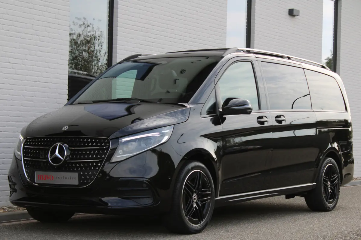 300d / AMG / Exclusive / DC / 4-matic / Luchtvering / Pano / Elec Stoelen / Burmester / Vol Opties / NIEUWSTAAT.
