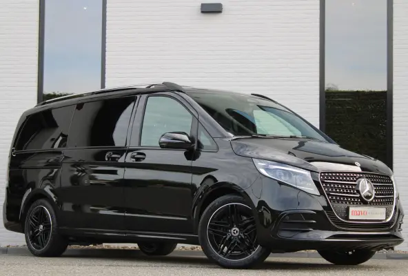 300d / AMG / Exclusive / DC / 4-matic / Luchtvering / Pano / Elec Stoelen / Burmester / Vol Opties / NIEUWSTAAT.