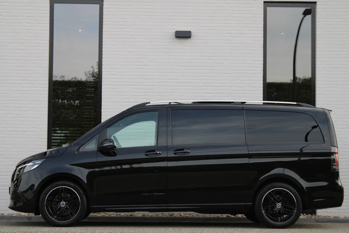 300d / AMG / Exclusive / DC / 4-matic / Luchtvering / Pano / Elec Stoelen / Burmester / Vol Opties / NIEUWSTAAT.