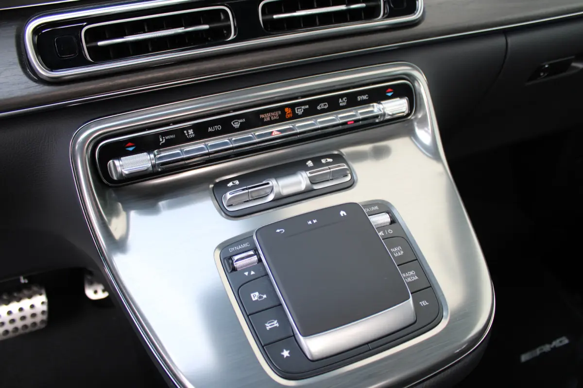 300d / AMG / Exclusive / DC / 4-matic / Luchtvering / Pano / Elec Stoelen / Burmester / Vol Opties / NIEUWSTAAT.