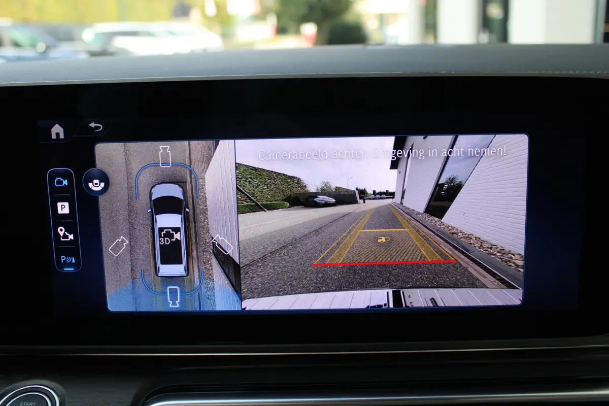 300d / AMG / Exclusive / DC / 4-matic / Luchtvering / Pano / Elec Stoelen / Burmester / Vol Opties / NIEUWSTAAT.