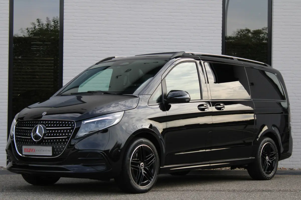 300d / AMG / Exclusive / DC / 4-matic / Luchtvering / Pano / Elec Stoelen / Burmester / Vol Opties / NIEUWSTAAT.