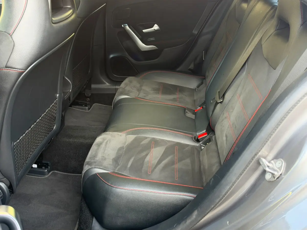 250 4MATIC AMG LINE PANORAMA SFEERVERLICHTING|BURMESTER|DEALER ONDERHOUDEN