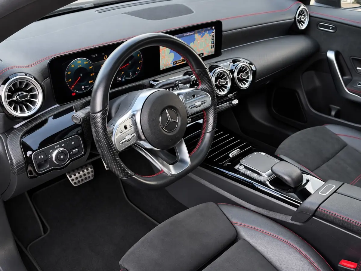 250 4MATIC AMG LINE PANORAMA SFEERVERLICHTING|BURMESTER|DEALER ONDERHOUDEN