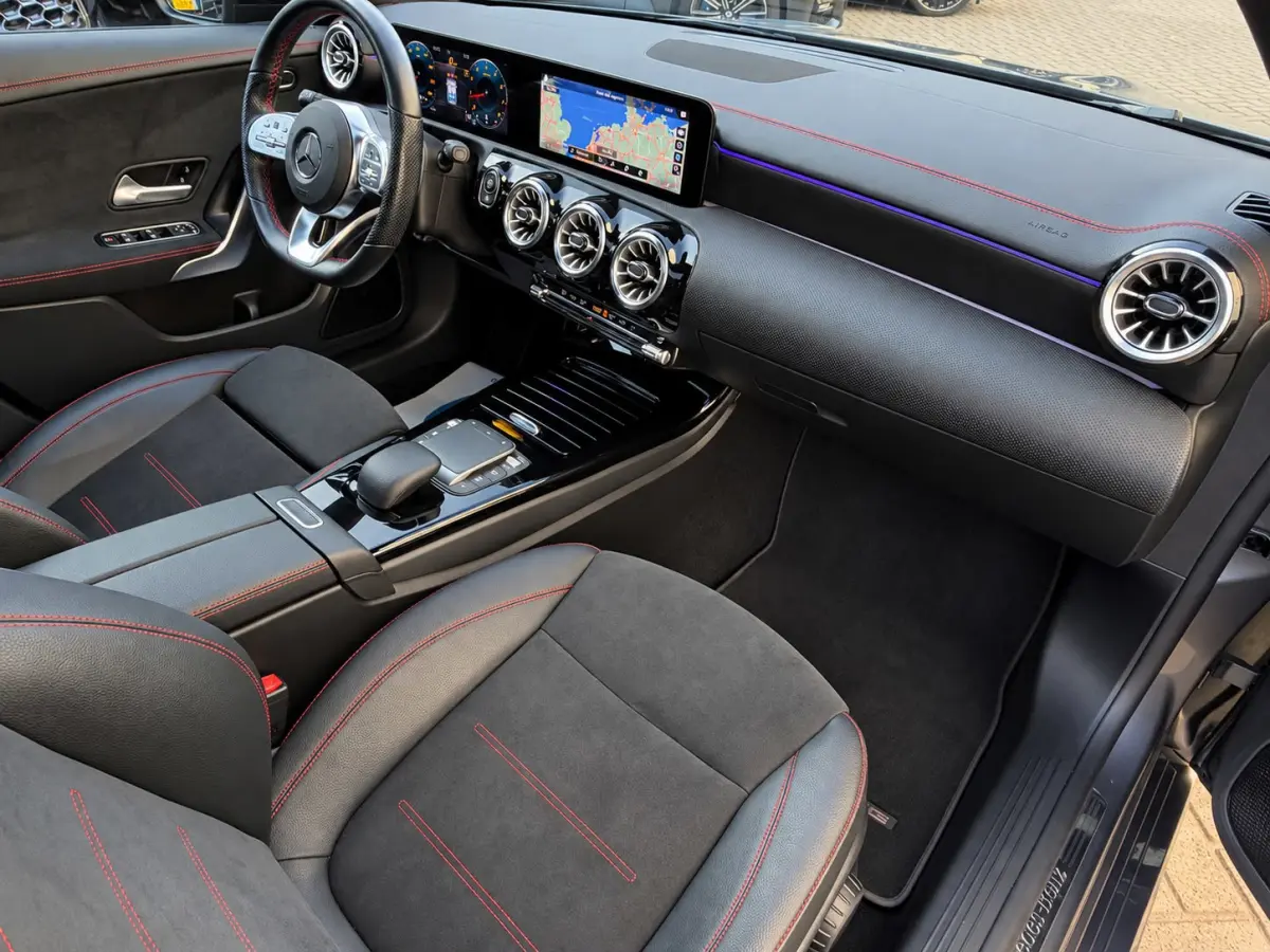 250 4MATIC AMG LINE PANORAMA SFEERVERLICHTING|BURMESTER|DEALER ONDERHOUDEN