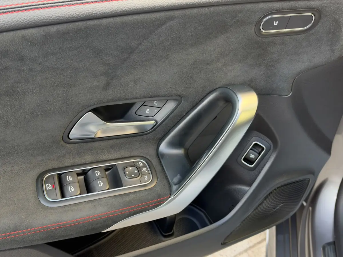 250 4MATIC AMG LINE PANORAMA SFEERVERLICHTING|BURMESTER|DEALER ONDERHOUDEN