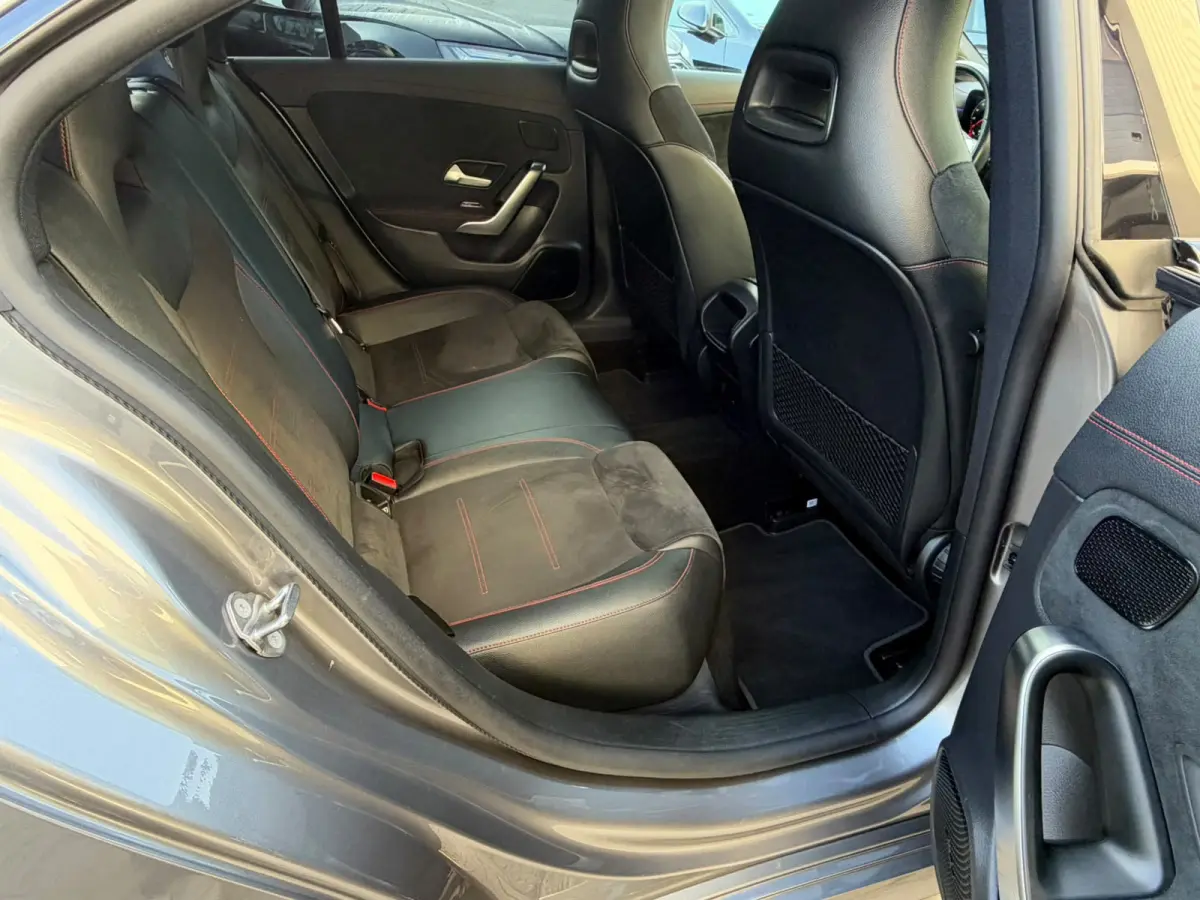 250 4MATIC AMG LINE PANORAMA SFEERVERLICHTING|BURMESTER|DEALER ONDERHOUDEN