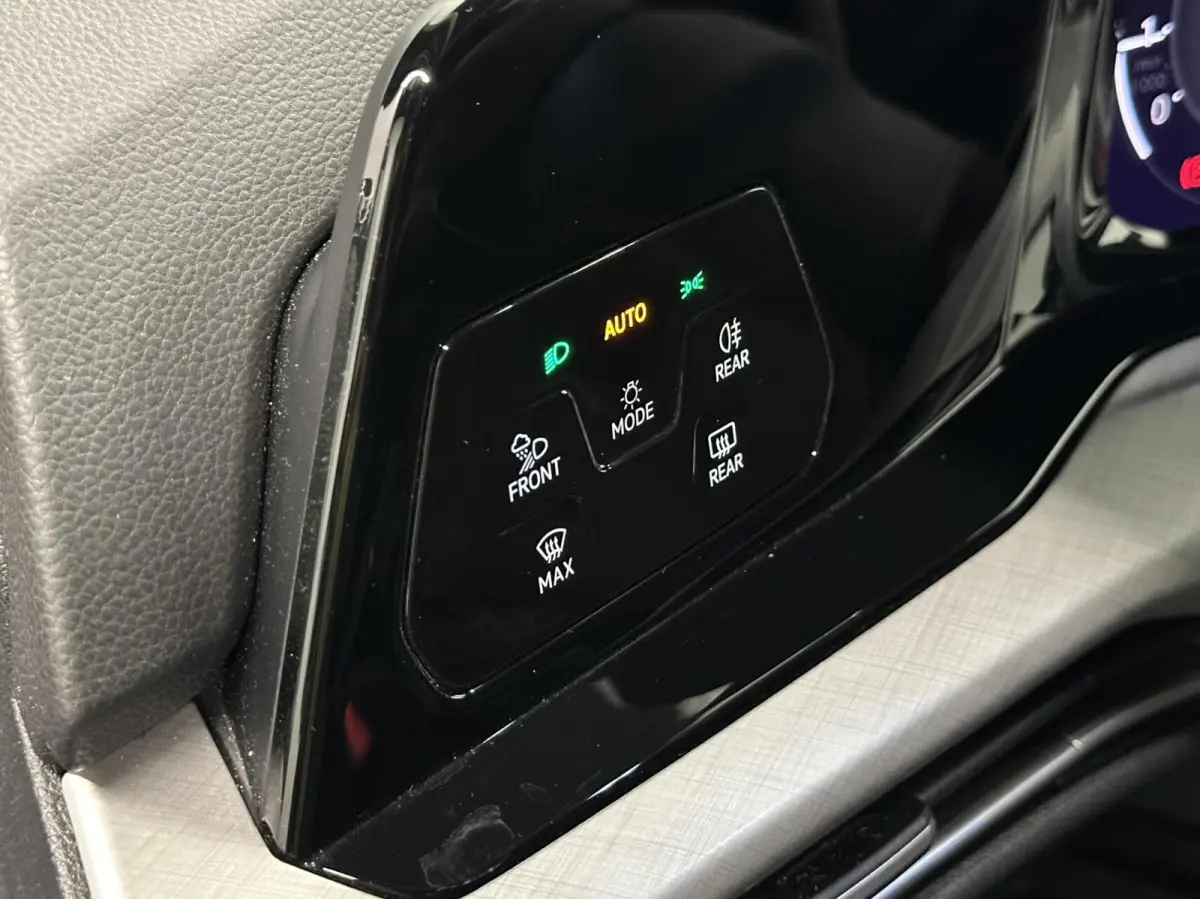 1.5 eTSI Life Business CARPLAY NAVI ADAPTIEF CRUISE LM ECC.