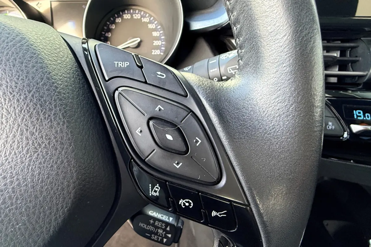 1.8 Hybrid Dynamic LED ACC CAMERA KEYLESS