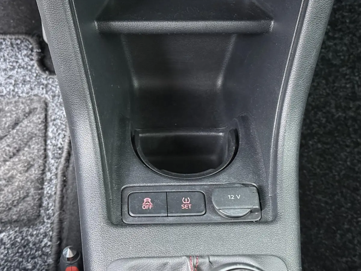 1.0 FR | Cruise Control | Parkeersensoren |