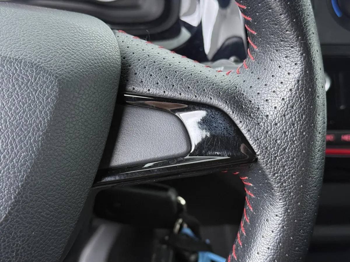 1.0 FR | Cruise Control | Parkeersensoren |