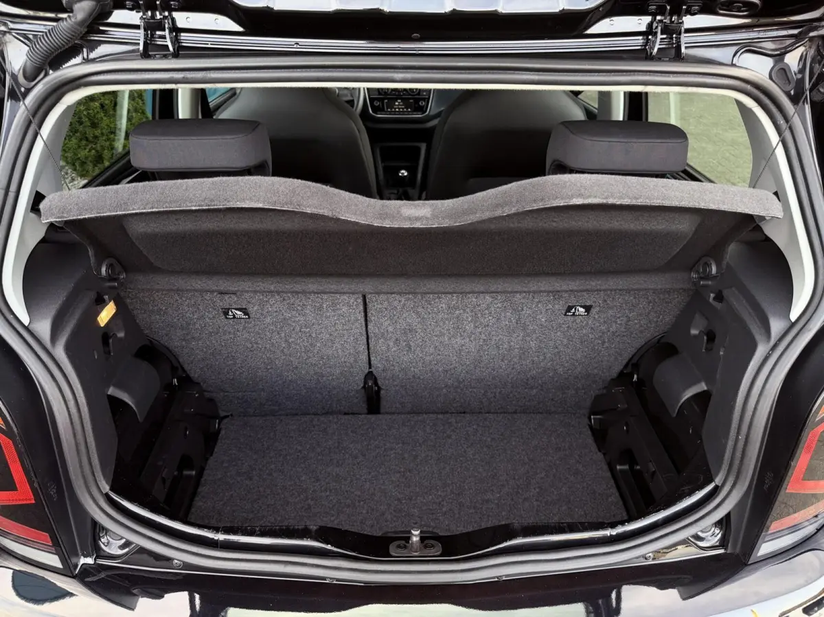 Up! 1.0 AC | BLUETOOTH | DAB | 1'EIG
