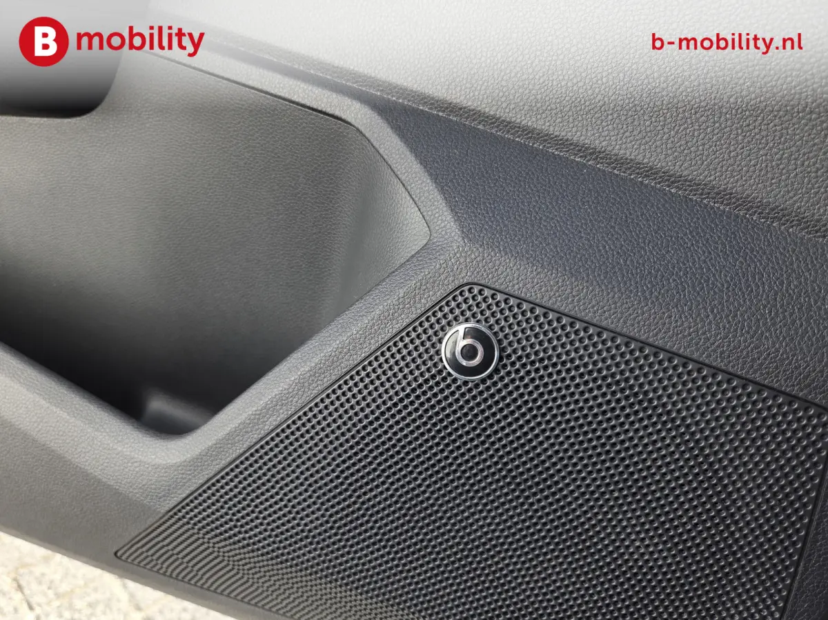 1.0 TSI FR Business Intense Panoramadak NL Auto! | ACC | Stoelverwarming | Beats Audio | Apple CarPlay
