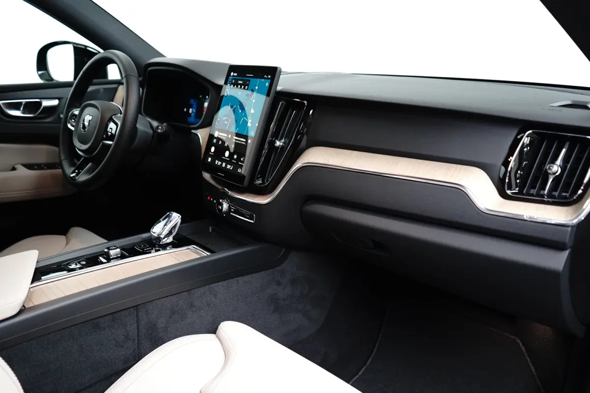 2.0 T6 Plug-in hybrid AWD Plus Dark | Harman/Kardon | Memory | Pilot Assist | Stuur/stoelverwarming