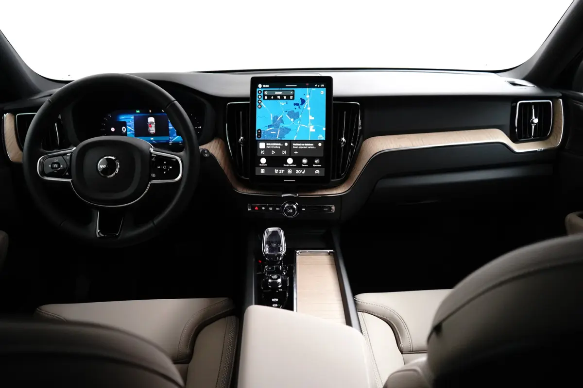 2.0 T6 Plug-in hybrid AWD Plus Dark | Harman/Kardon | Memory | Pilot Assist | Stuur/stoelverwarming