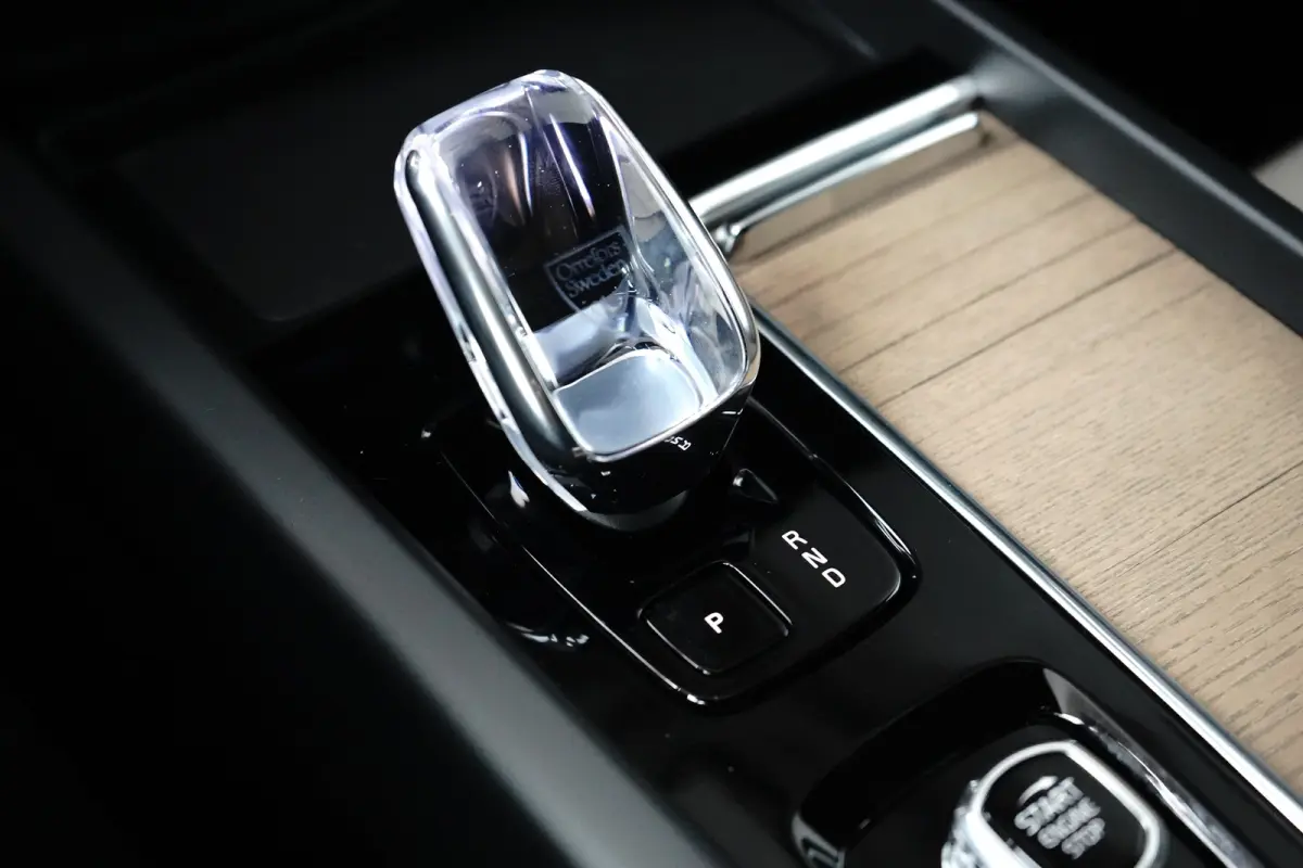 2.0 T6 Plug-in hybrid AWD Plus Dark | Harman/Kardon | Memory | Pilot Assist | Stuur/stoelverwarming