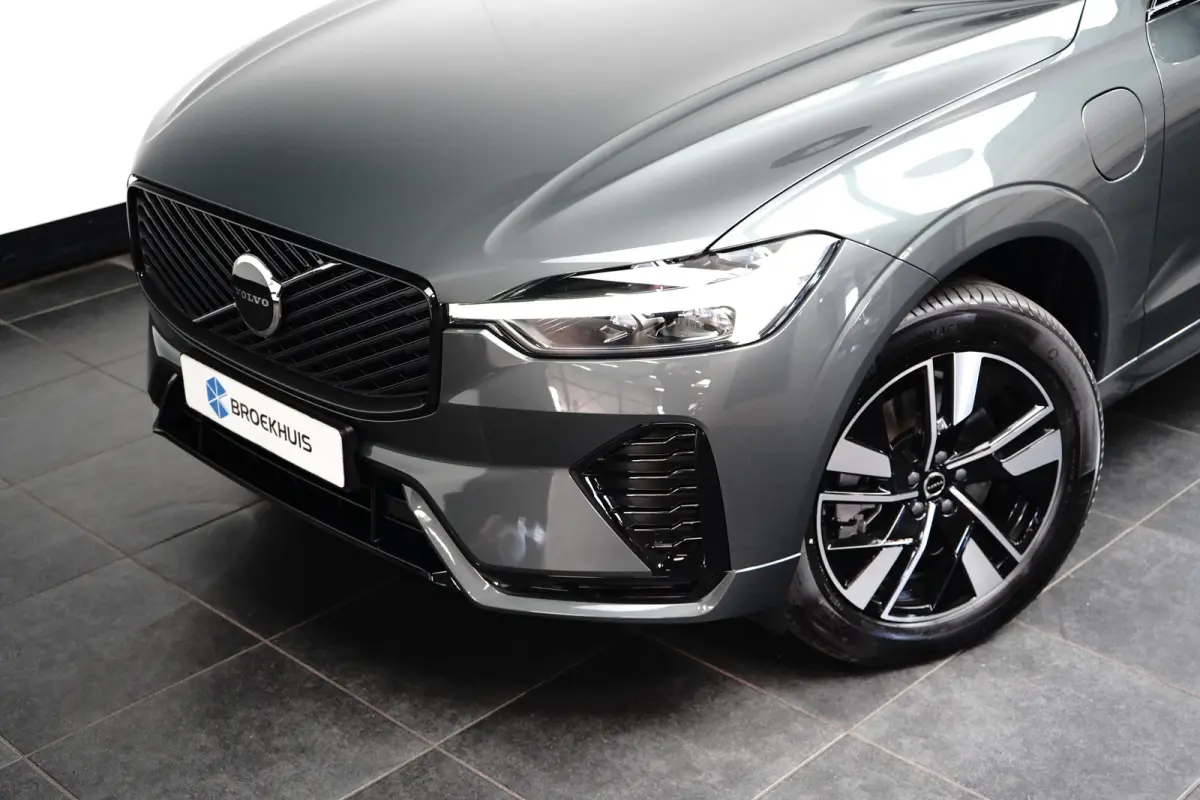 2.0 T6 Plug-in hybrid AWD Plus Dark | Harman/Kardon | Memory | Pilot Assist | Stuur/stoelverwarming