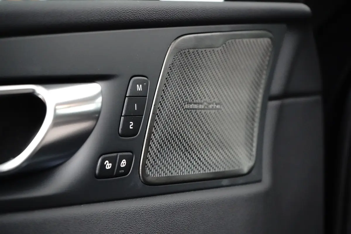 Plus Dark Recharge Plug-In Hybrid AWD | Harman/Kardon | Memory | Pilot Assist | Stuur/stoelverwarming