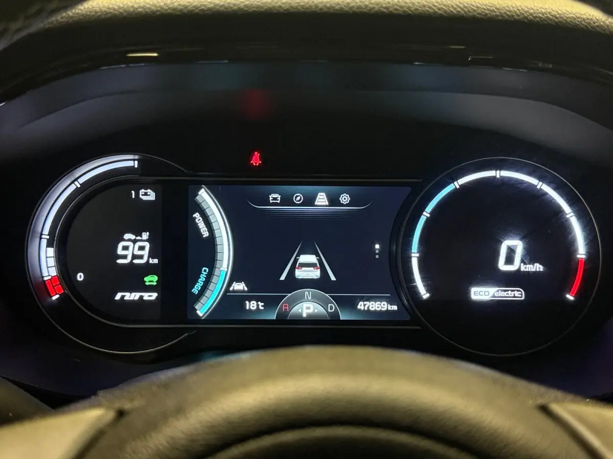 DynamicPlusLine 64 kWh | Camera | Keyless | Schuifdak | Navi | Apple Carplay | Android Auto | Lichtmetalen Velgen |