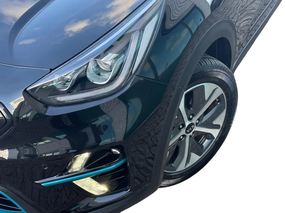DynamicPlusLine 64 kWh | Camera | Keyless | Schuifdak | Navi | Apple Carplay | Android Auto | Lichtmetalen Velgen |