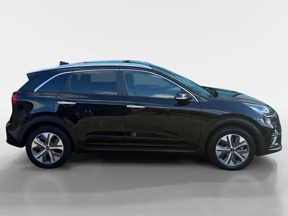 DynamicPlusLine 64 kWh | Camera | Keyless | Schuifdak | Navi | Apple Carplay | Android Auto | Lichtmetalen Velgen |