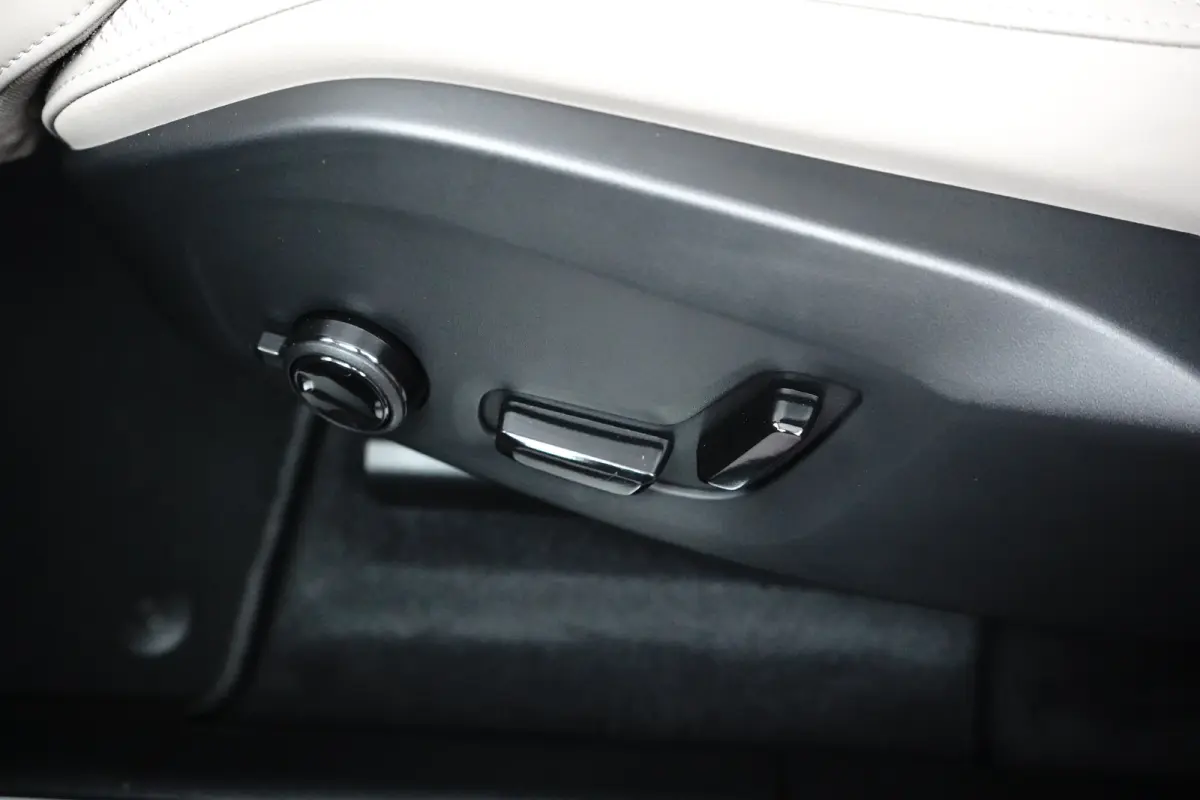 T6 Plus Bright Recharge Plug-In Hybrid AWD | Harman/Kardon | Memory | Pilot Assist | Stuur/stoelverwarming