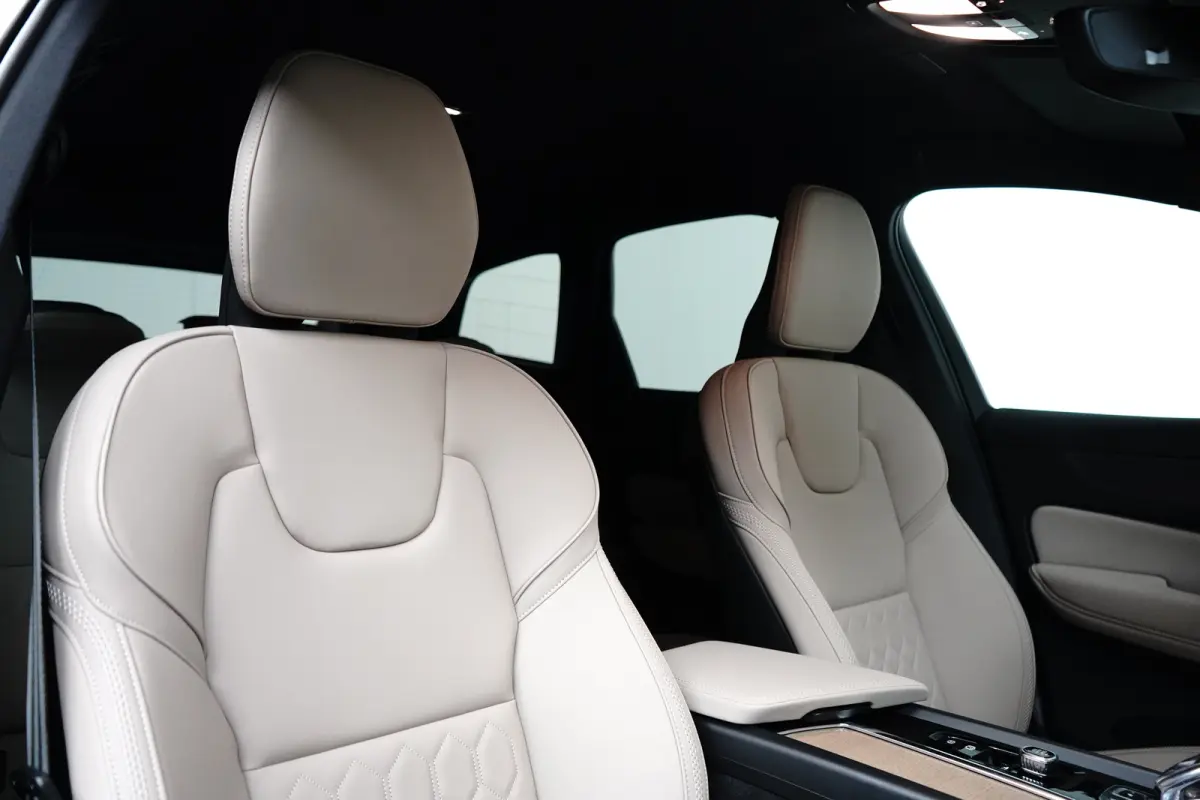 T6 Plus Bright Recharge Plug-In Hybrid AWD | Harman/Kardon | Memory | Pilot Assist | Stuur/stoelverwarming