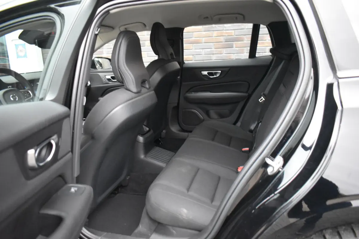 2.0 T6 Plug-in hybrid AWD Core Bright
