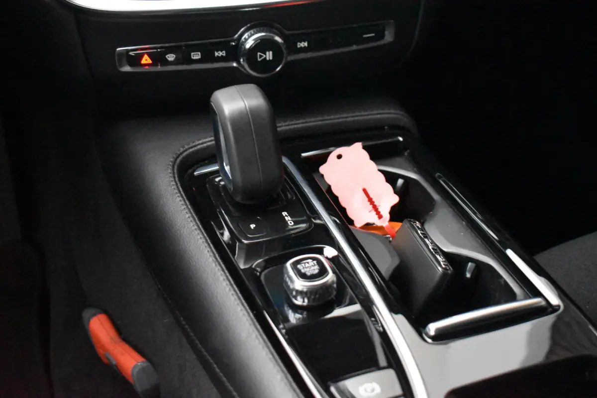 2.0 T6 Plug-in hybrid AWD Core Bright