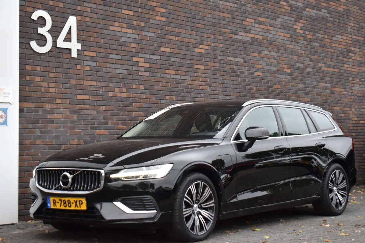 2.0 T6 Plug-in hybrid AWD Core Bright