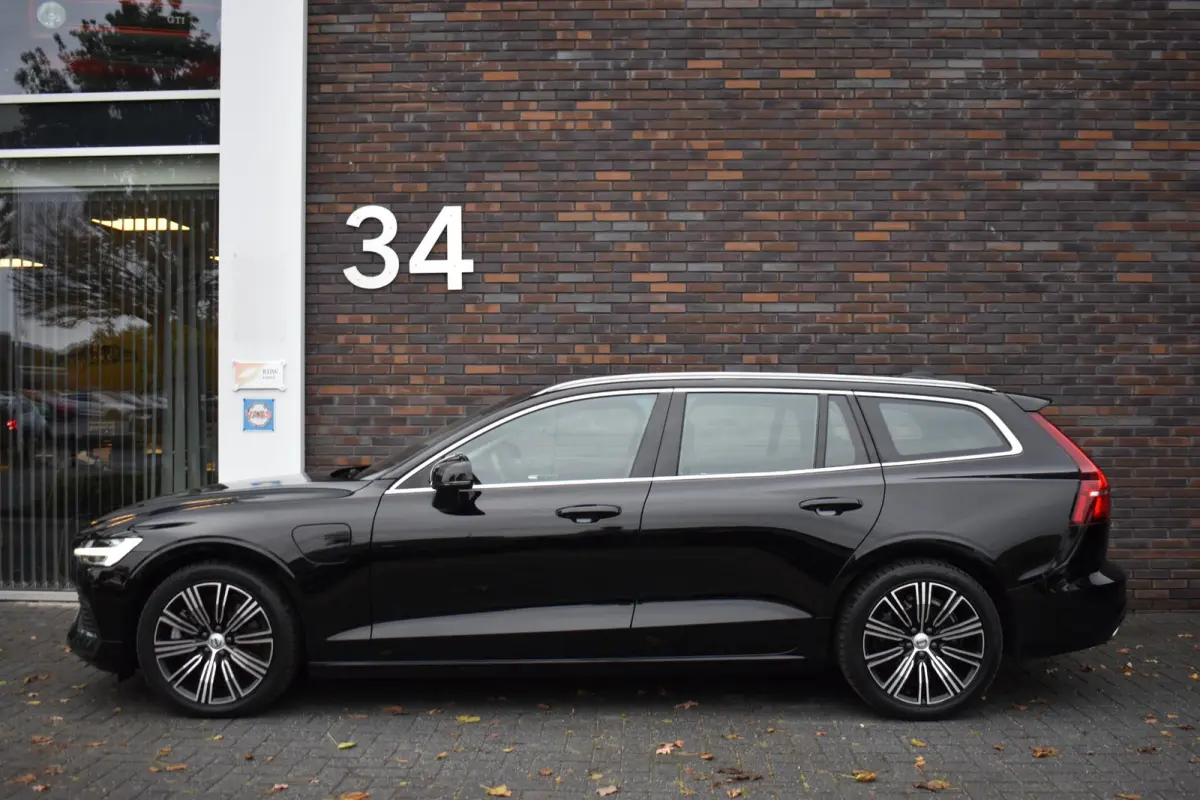 2.0 T6 Plug-in hybrid AWD Core Bright