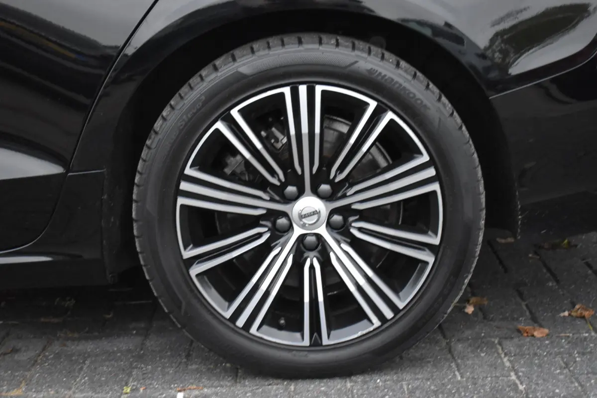 2.0 T6 Plug-in hybrid AWD Core Bright